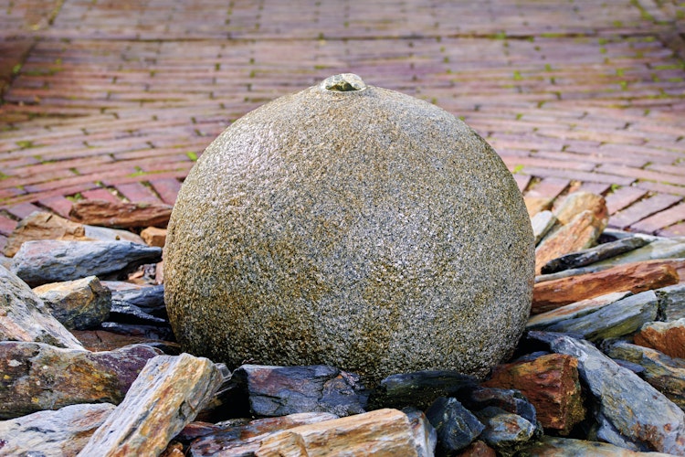 Oase Wasserspiel- & Brunnenpumpe Aquarius Universal Classic 2000 / 12 V