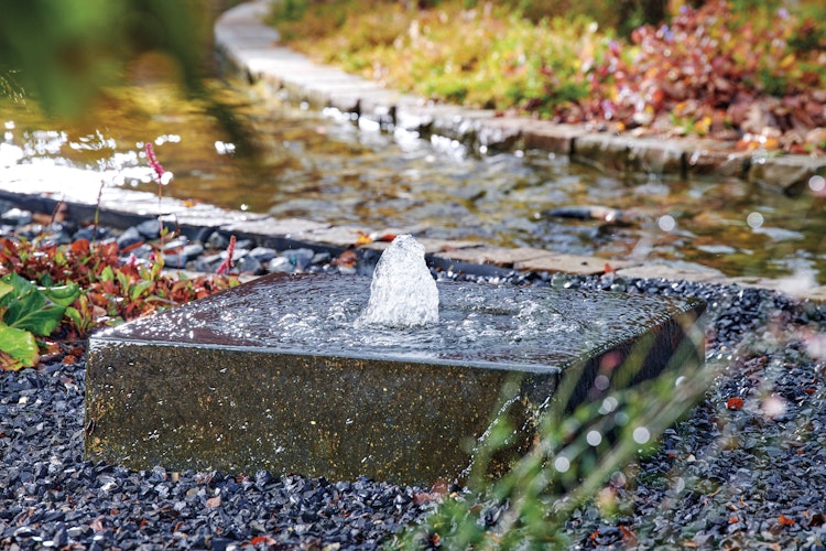 Oase Wasserspiel- & Brunnenpumpe Aquarius Universal Classic 2000 / 12 V