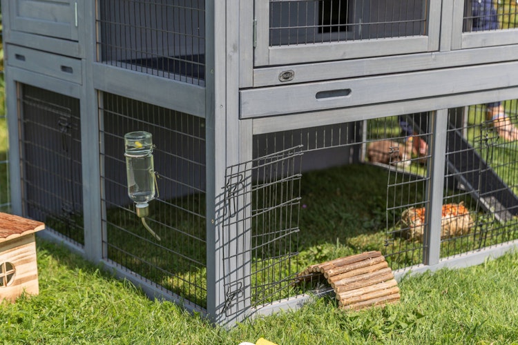 Kleintierstall XL, 2-stöckig, 135 × 115 × 112 cm, grau