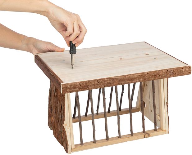 TRIXIE Heuraufe mit Boden und Dach, Rindenholz, 40 × 22 × 30 cm