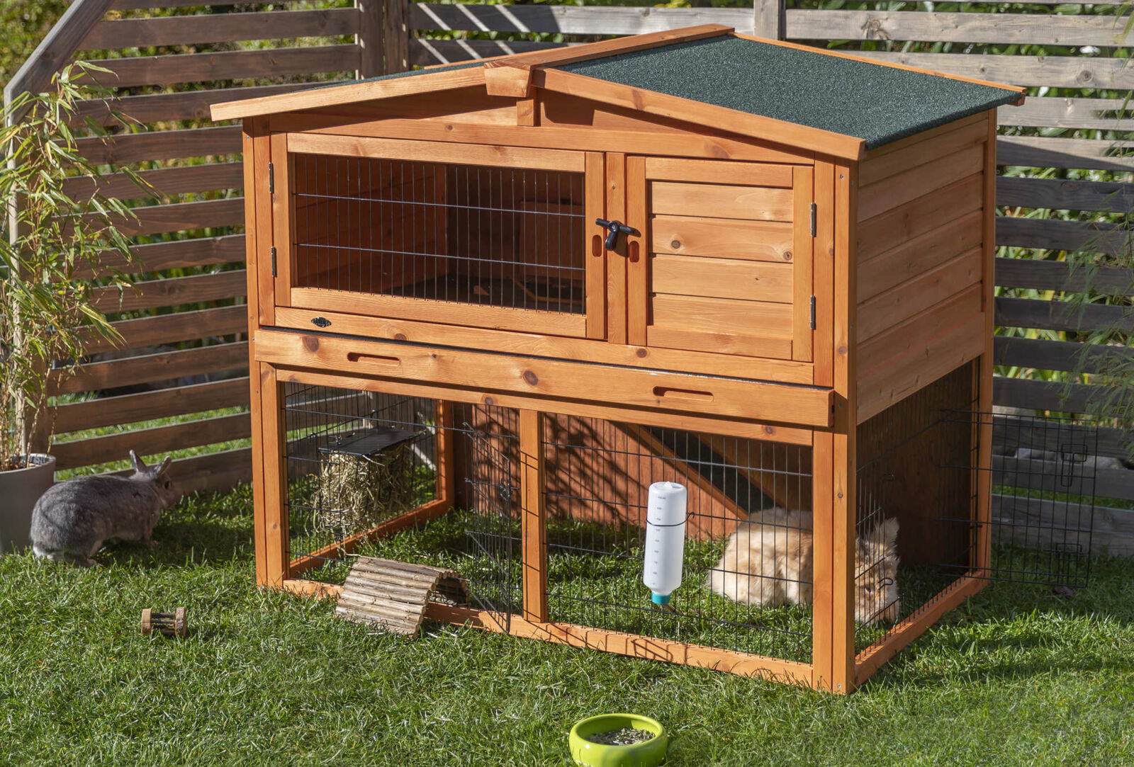 Kleintierstall mit Freilaufgehege, 124 × 102 × 78 cm, braun