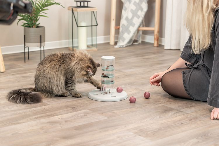 TRIXIE Cat Activity Gambling Tower, Kunststoff, ø 25 × 27 cm